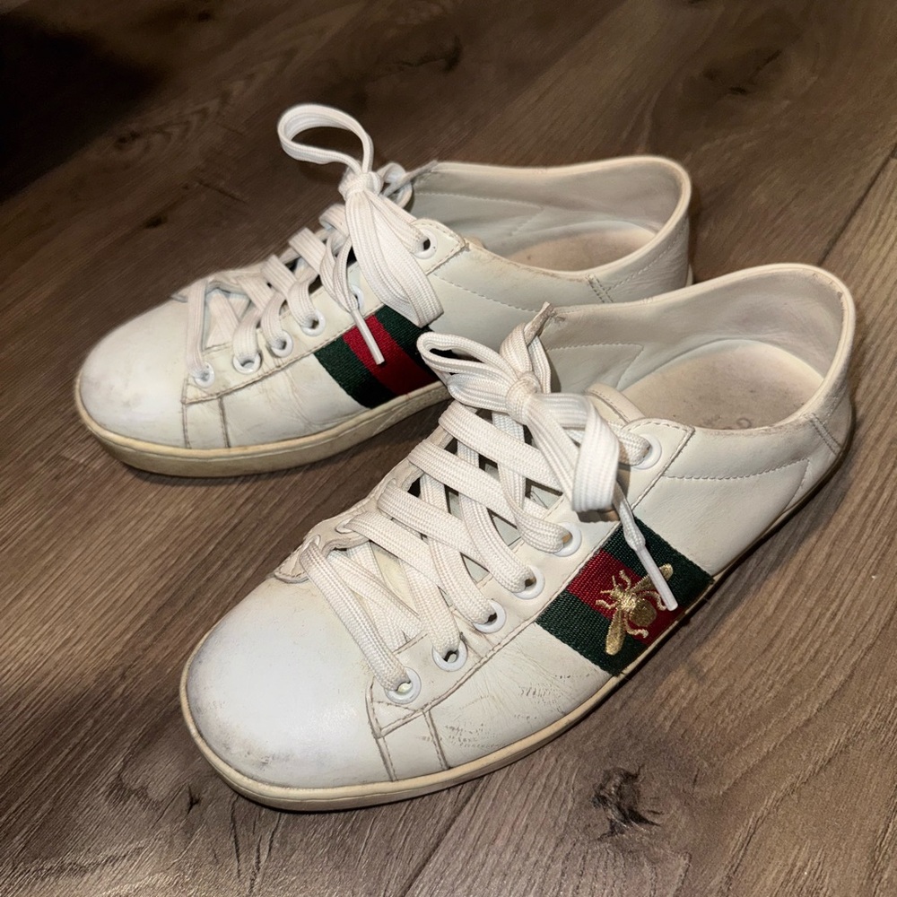 Gucci White Sneakers with Green and Red Stripes